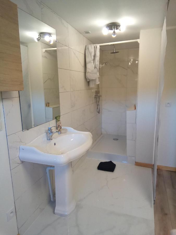 Logement De Charme Coinches Esterno foto
