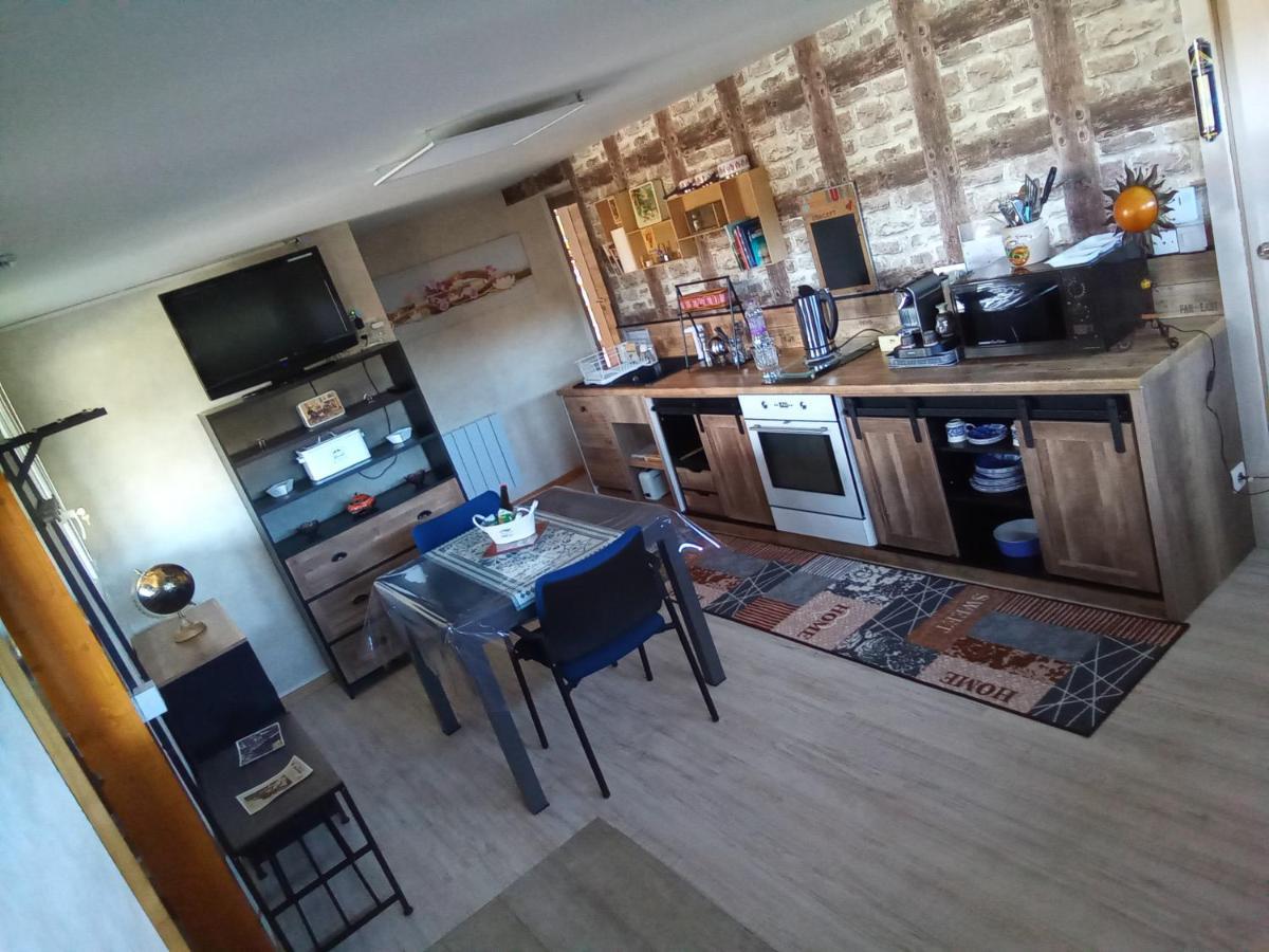 Logement De Charme Coinches Esterno foto