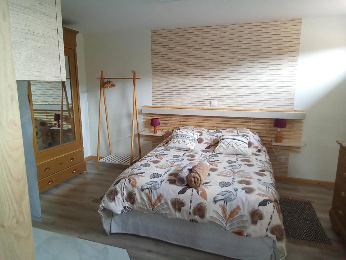 Logement De Charme Coinches Esterno foto